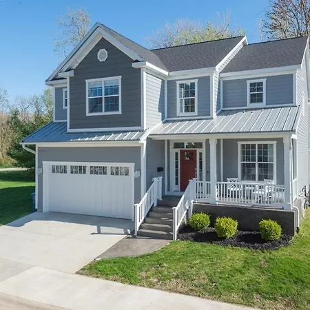Happiness Comes In Waves - New Rental - Newly Renovated & Only 3 Blocks From Lake Michigan Beaches!